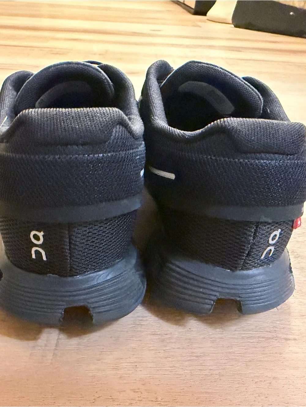 On Running Cloud 6 Black Athletic Running Shoes